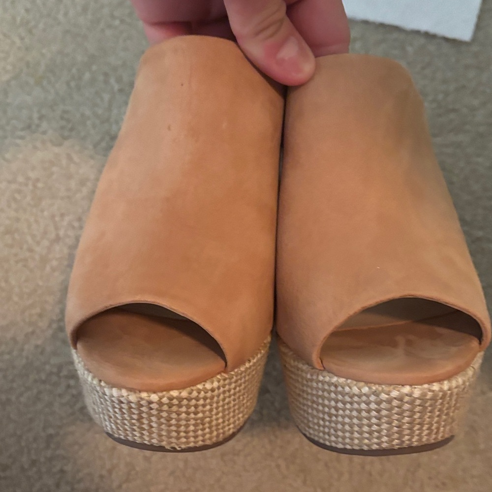 NWOB Schutz Dandara Tan Platform Wedge Sandals - Picture 7 of 8